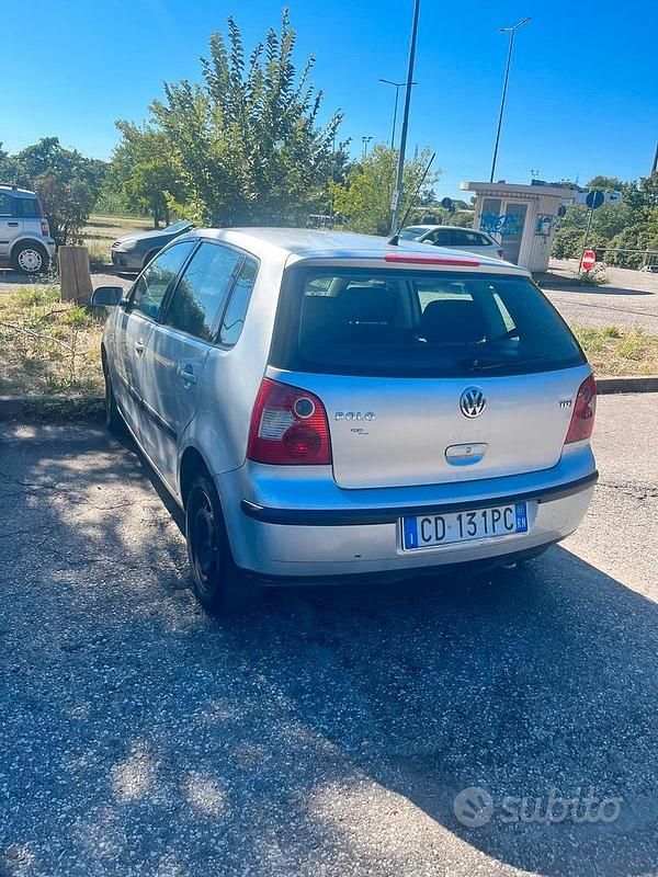Usata VW Polo 48 CV (35 kW) 2002 Grigio Berlina