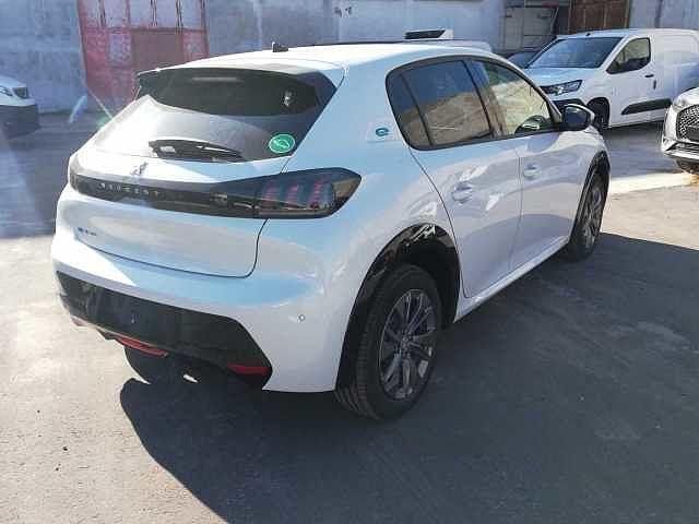 Usata Peugeot e-208 Allure 99 kW (135 CV) 2023 Bianco Utilitaria