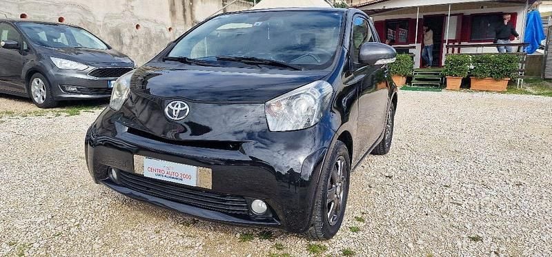 Usata Toyota iQ Sol 67 CV (49 kW) 2009 Nero Utilitaria