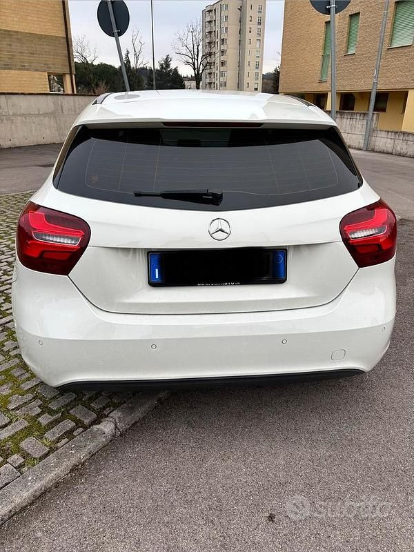 Usata Mercedes A180 109 CV (80 kW) 2018 Bianco Berlina