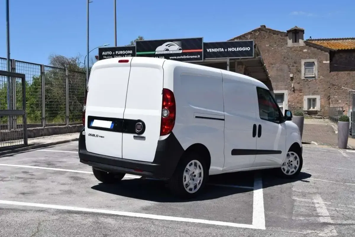 Usata Fiat Doblò Business 105 CV (77 kW) 2021 Bianco Monovolume