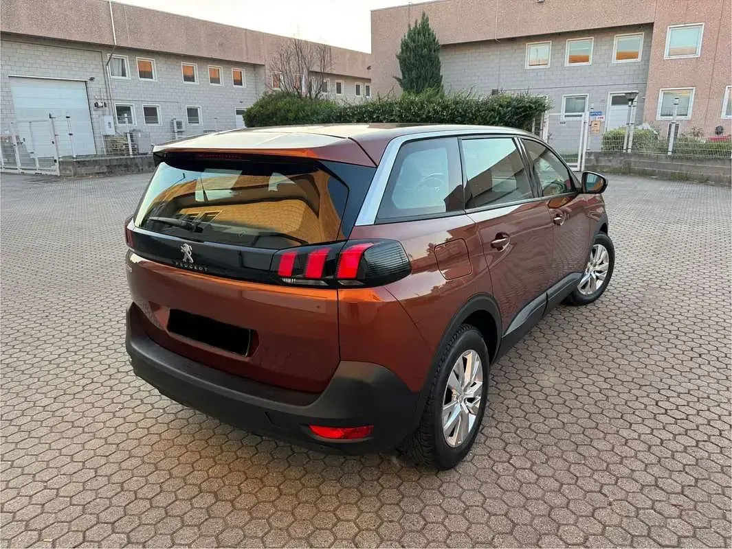 Usata Peugeot 5008 Active 131 CV (96 kW) 2023 SUV