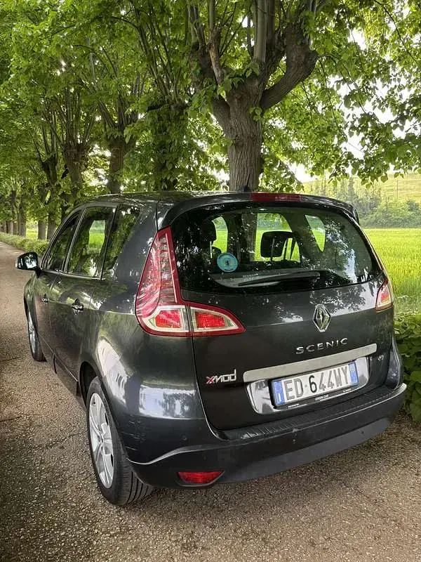 Usata Renault Scenic E-Tech Dynamique 110 CV (80 kW) 2010 Grigio Monovolume