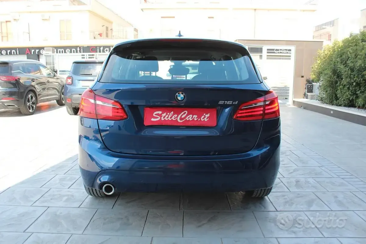 Usata BMW 216 Active Tourer Comfort Edition 116 CV (85 kW) 2021 Blu Monovolume
