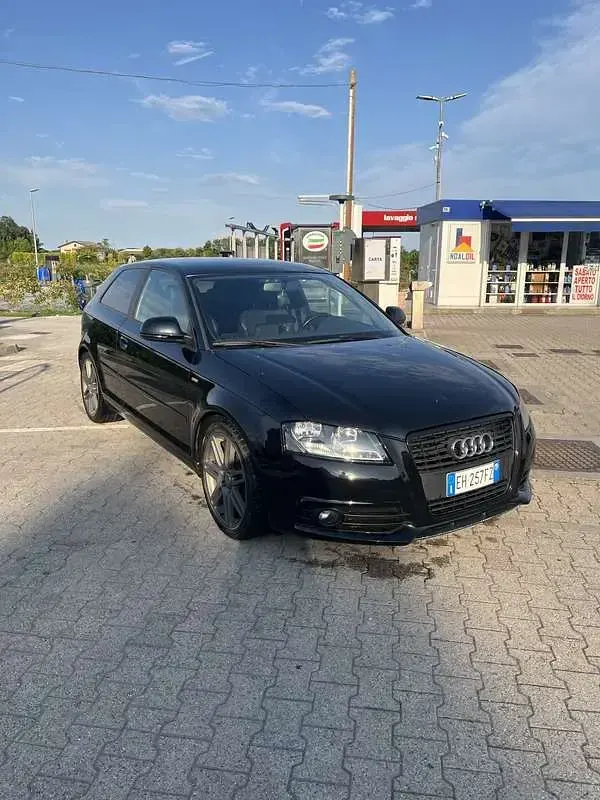 Usata Audi A3 Ambition 105 CV (77 kW) 2011 Utilitaria