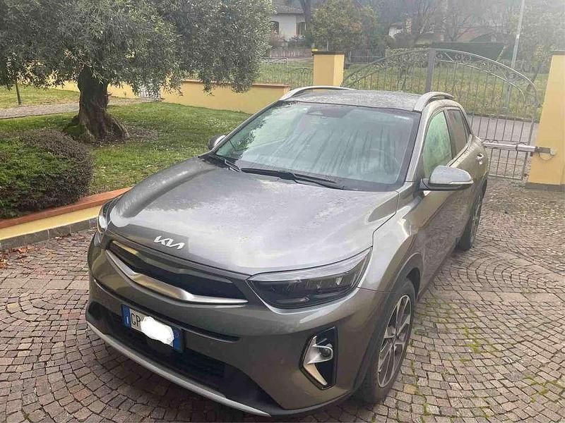 Usata Kia Stonic Style 101 CV (74 kW) 2024 Grigio SUV