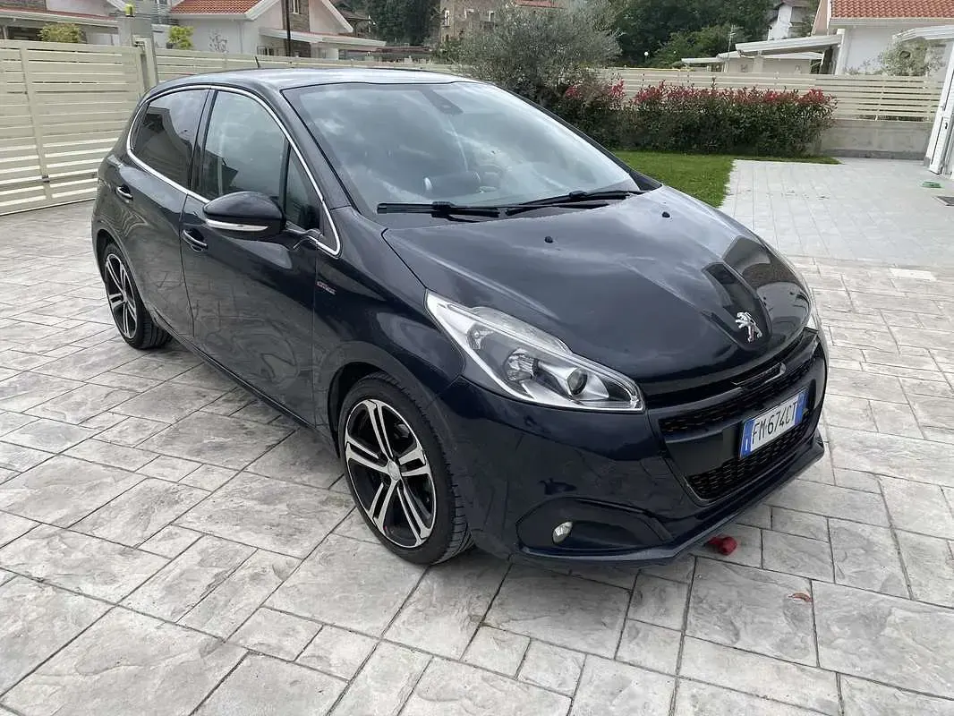 Usata Peugeot 208 GT-line 99 CV (72 kW) 2017 Utilitaria