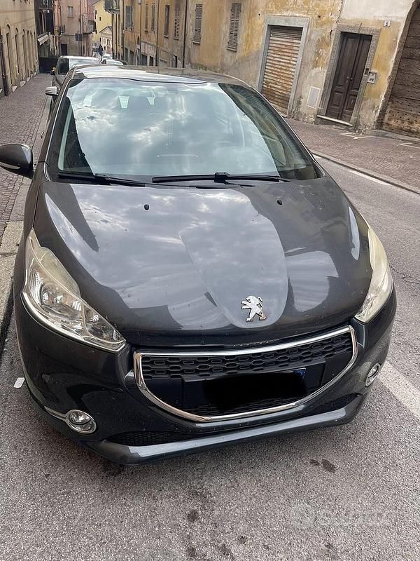 Usata Peugeot 208 2013 Utilitaria