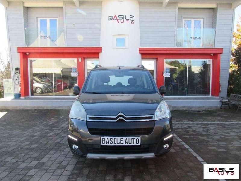 Grigio Usata 2017 Citroën Berlingo XTR Monovolume | 7900 € (Buon prezzo) - Immagine 1/4