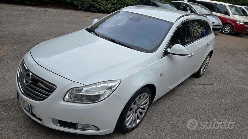 Usata Opel Insignia Cosmo 130 CV (95 kW) 2012 Bianco Station wagon
