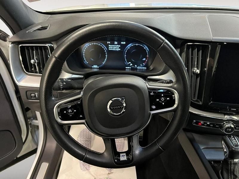 Usata Volvo XC60 R-Design 190 CV (139 kW) 2018 Bianco SUV