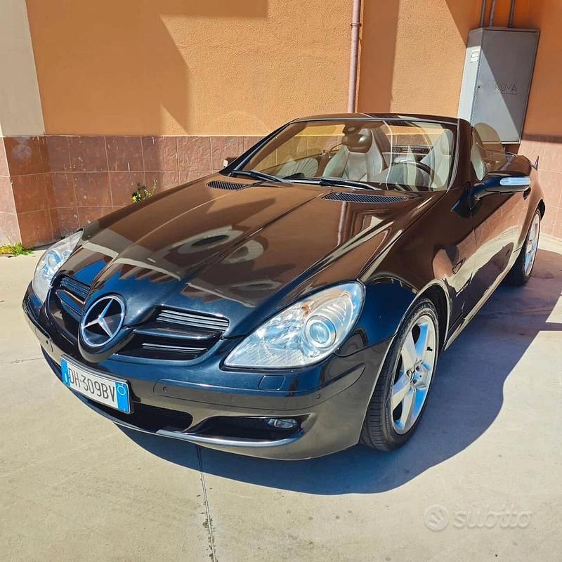 Usata Mercedes SLK200 163 CV (119 kW) 2007 Nero Cabrio