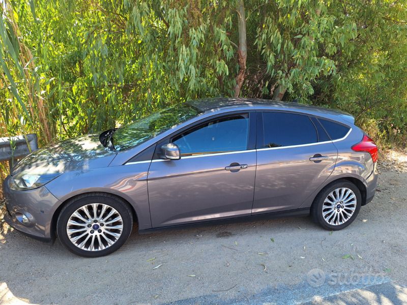 Usata 2011 Ford Focus Titanium Tre volumi | 6900 € (Molto cara) - Immagine 1/4