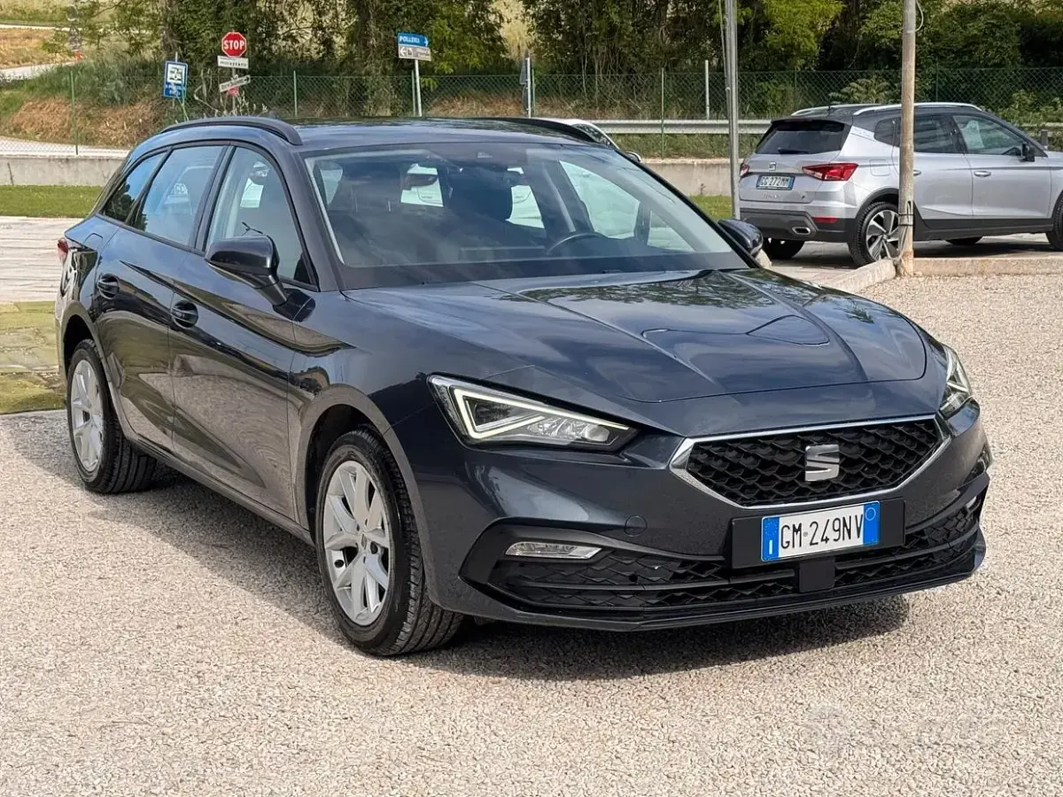Usata Seat Leon Business 90 CV (66 kW) 2023 Grigio Station wagon