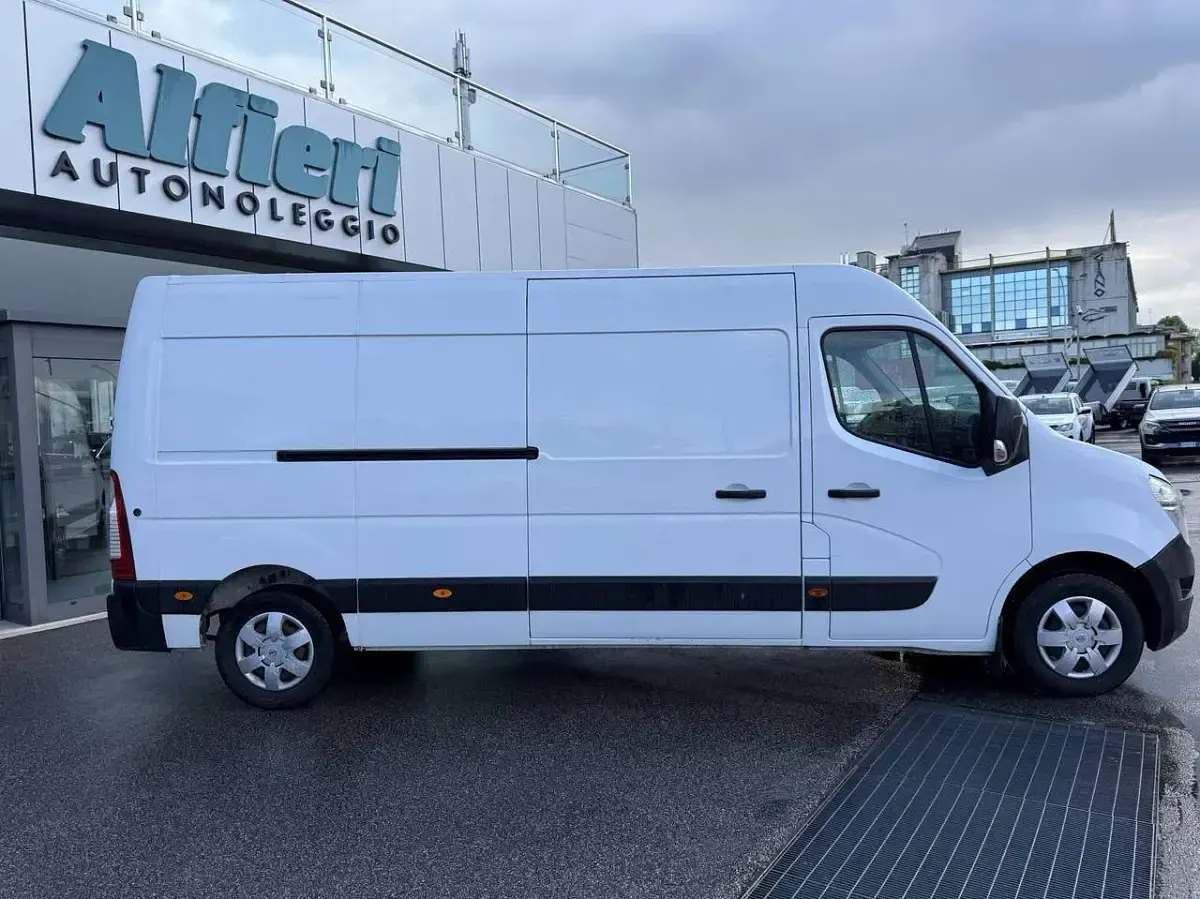 Usata Nissan NV400 150 CV (110 kW) 2021 Bianco Furgone