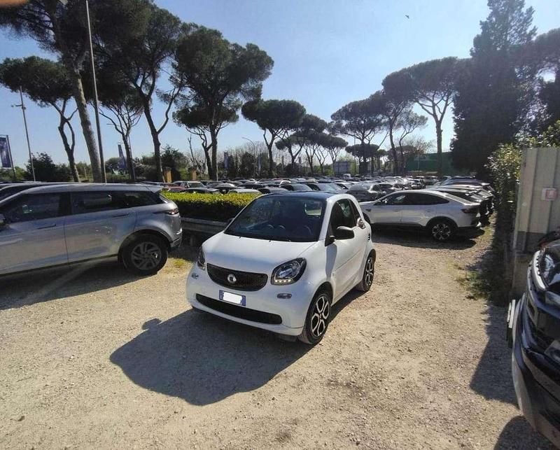 Bianco Usata 2015 Smart ForTwo Coupé Passion Utilitaria | 11.300 € (Buon prezzo) - Immagine 1/4