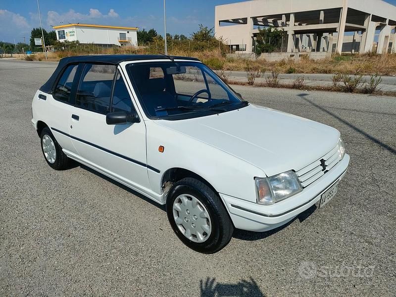 Usata Peugeot 205 60 CV (44 kW) 1994 Bianco Cabrio