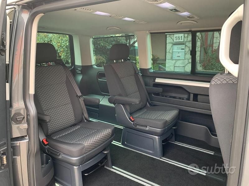 Usata VW Multivan 2019 Grigio Furgone