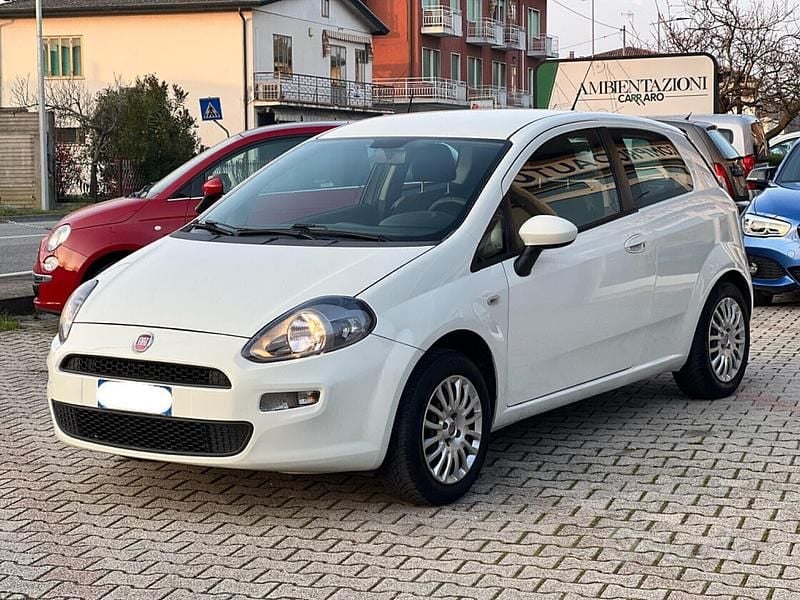 Usata Fiat Punto 77 CV (56 kW) 2013 Bianco Utilitaria