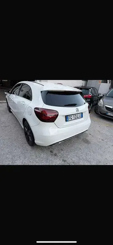 Usata Mercedes A180 Premium 109 CV (80 kW) 2015 Utilitaria