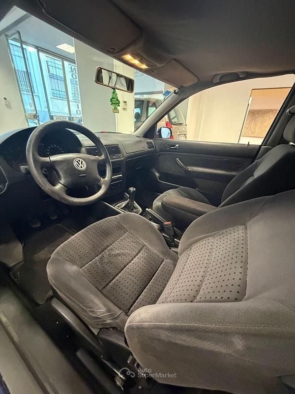 Usata VW Golf IV 110 CV (80 kW) 2000 Blu Berlina