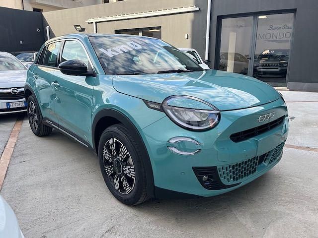 Nuova Fiat 600 Style 136 CV (100 kW) 2025 Verde SUV