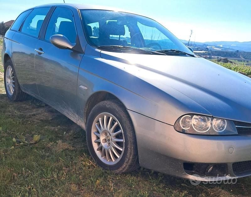 Usata Alfa Romeo 156 140 CV (102 kW) 2005 Grigio Berlina