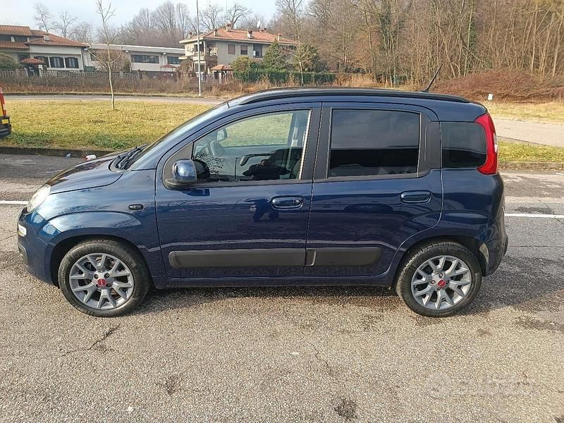 Usata Fiat Panda Lounge 69 CV (50 kW) 2020 Blu Berlina