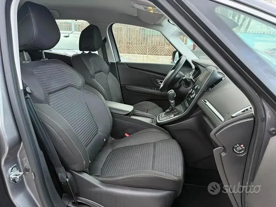 Usata Renault Grand Scénic IV 150 CV (110 kW) 2019 Grigio Monovolume