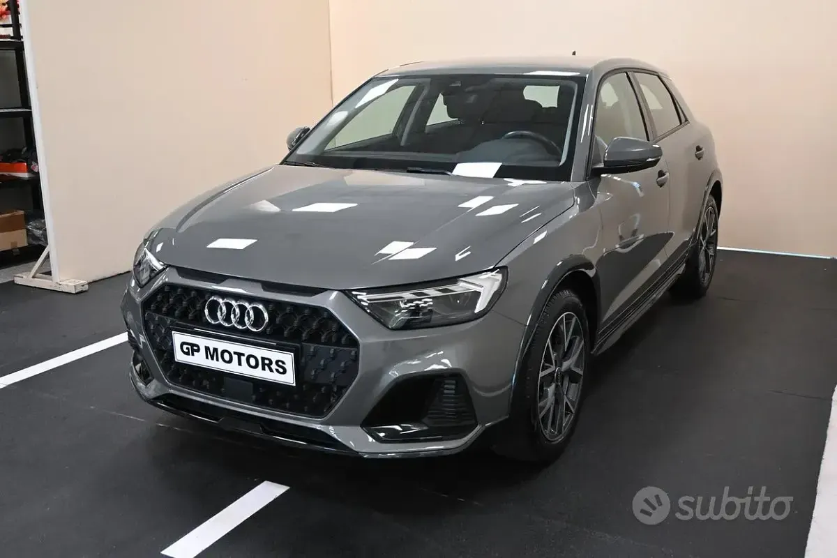 Usata Audi A1 110 CV (80 kW) 2022 Grigio SUV