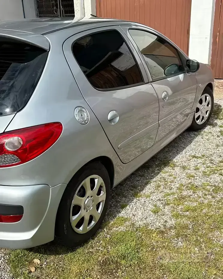 Usata Peugeot 206+ 60 CV (44 kW) 2011 Grigio Utilitaria