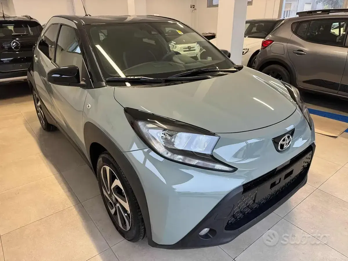 Nuova Toyota Aygo X Trend 72 CV (52 kW) 2025 Verde SUV