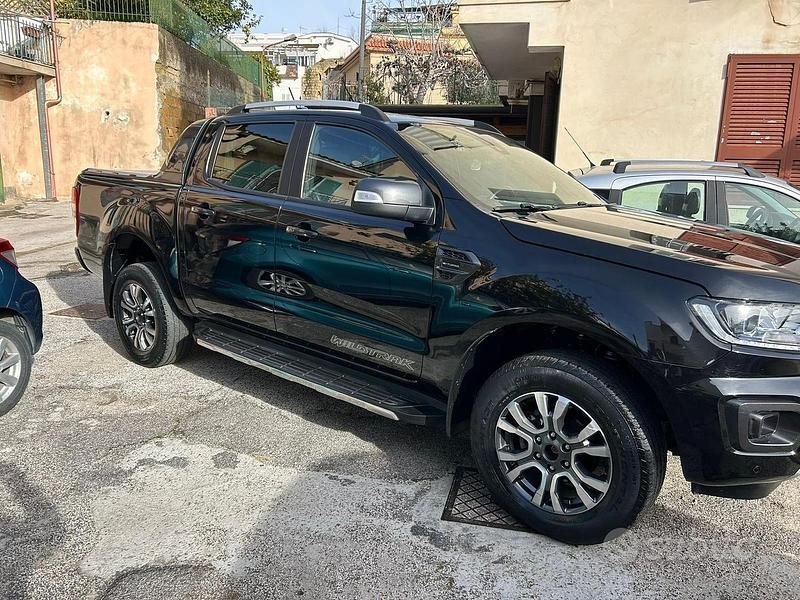 Usata Ford Ranger 213 CV (156 kW) 2023 Nero Pick-up