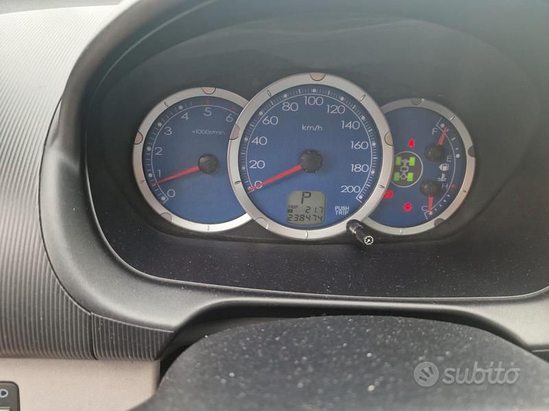 Usata Mitsubishi L200 178 CV (130 kW) 2010 Grigio Pick-up