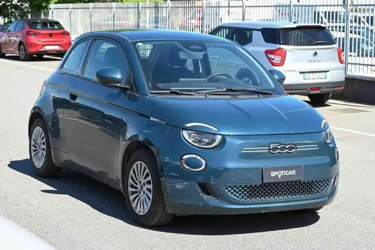 Usata Fiat 500e Icon 42 kW (58 CV) 2023 Blu Berlina