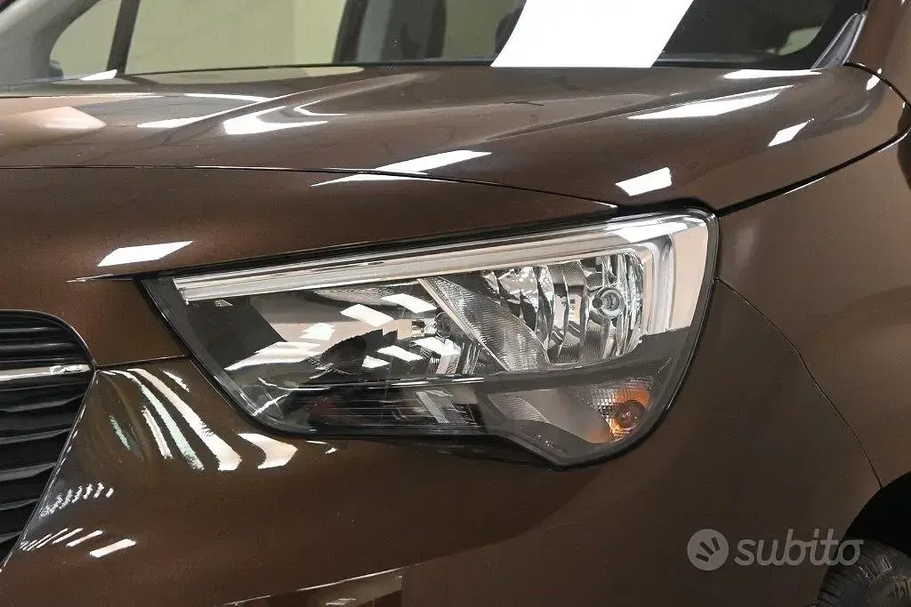 Usata Opel Combo Life S 131 CV (96 kW) 2019 Marrone Monovolume