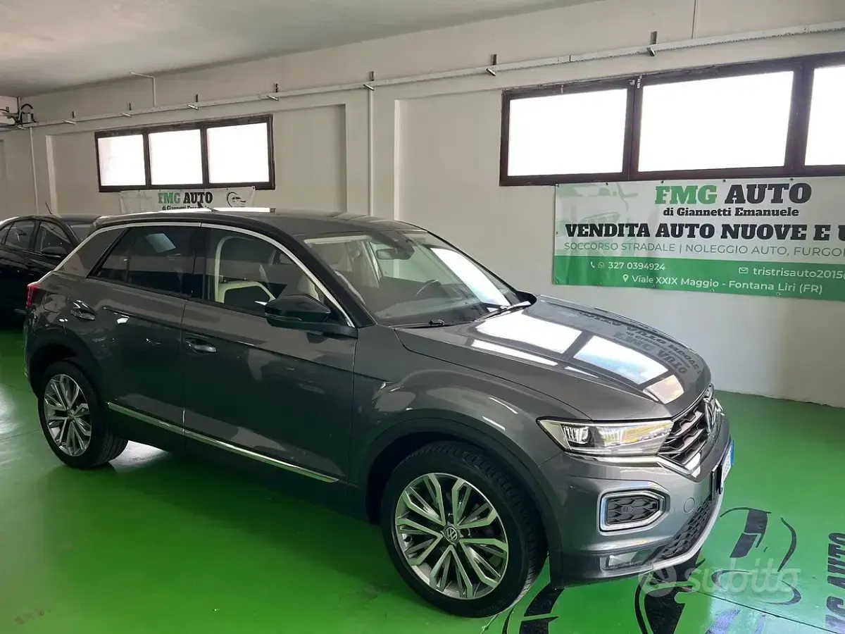 Usata VW T-Roc Style 116 CV (85 kW) 2019 Grigio SUV