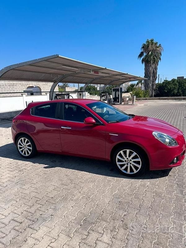Usata Alfa Romeo Giulietta 120 CV (88 kW) 2017 Rosso Berlina