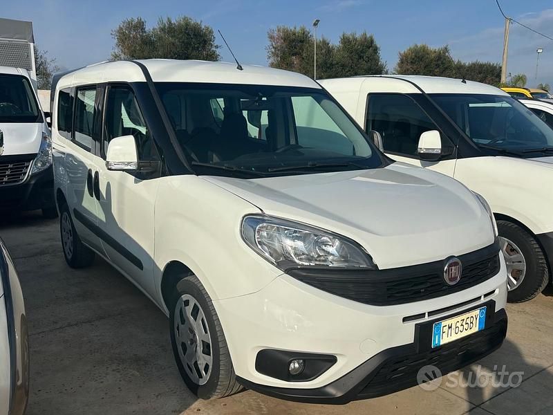 Usata Fiat Doblò 120 CV (88 kW) 2017 Bianco Monovolume