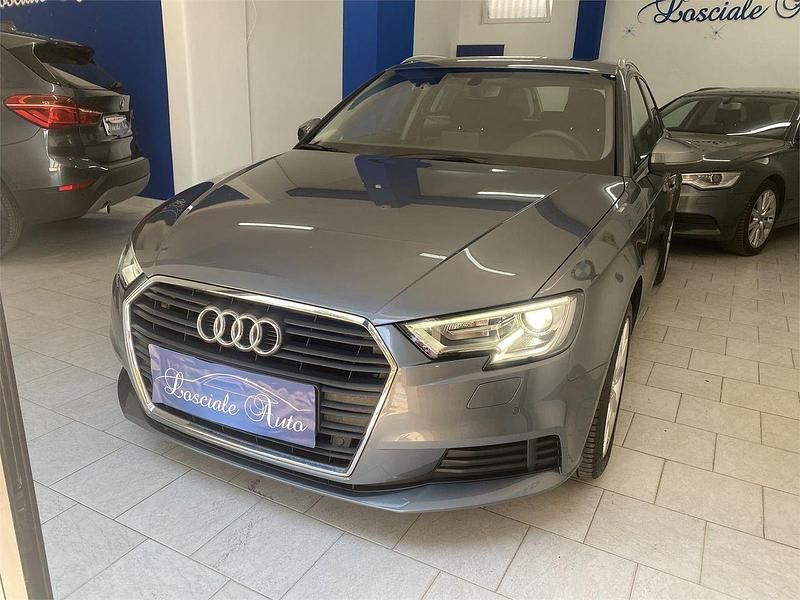 Usata 2018 Audi A3 Business Tre volumi | 22.500 € (Molto cara) - Immagine 1/4