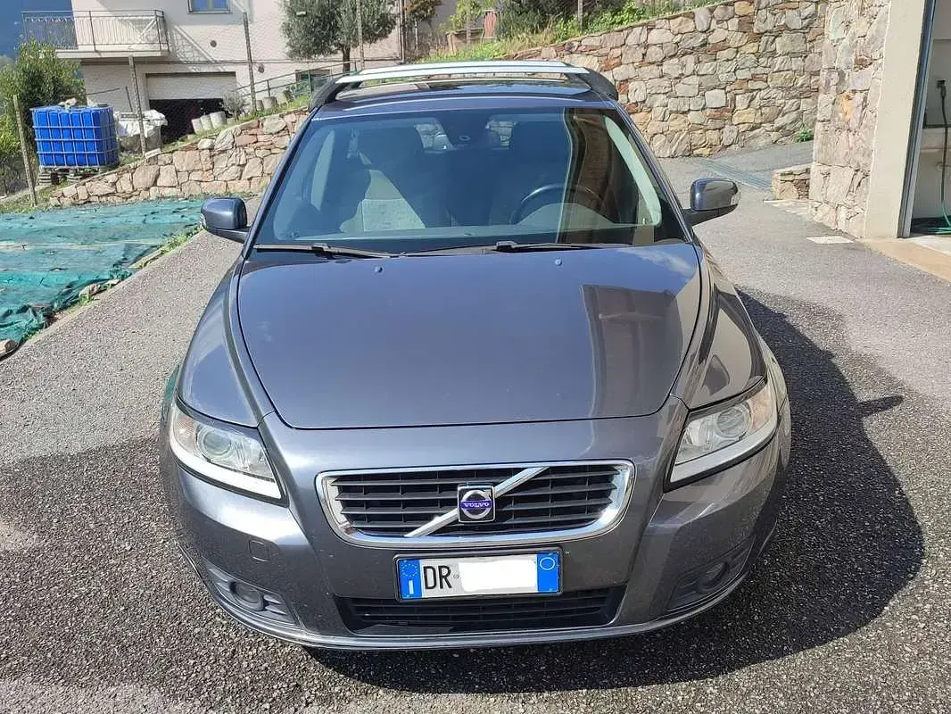 Usata Volvo V50 Momentum 136 CV (100 kW) 2008 Grigio Station wagon