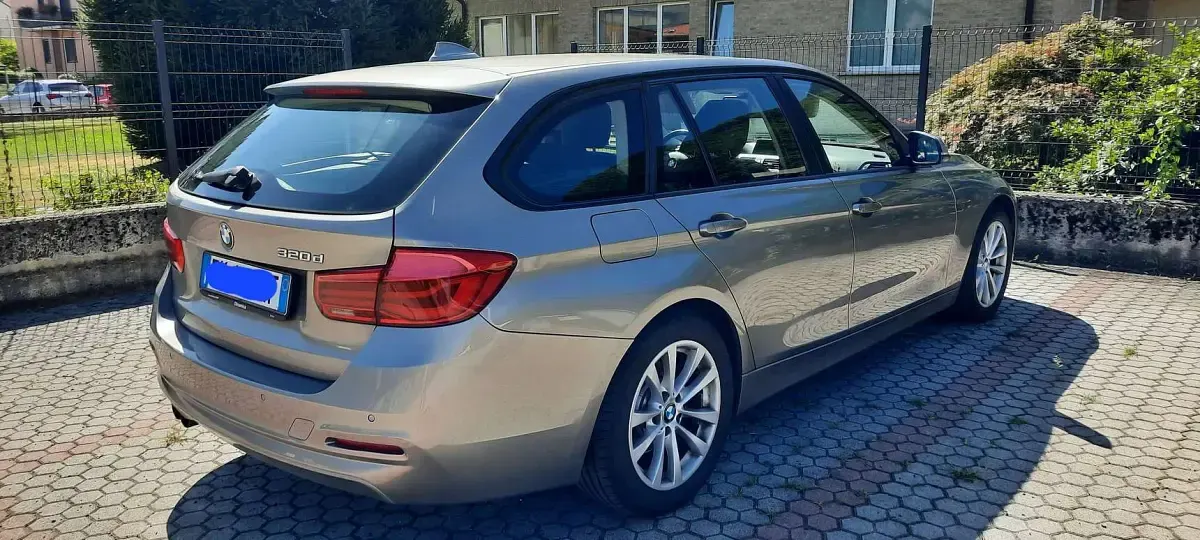 Usata BMW 320 Advantage 190 CV (139 kW) 2017 Argento Station wagon