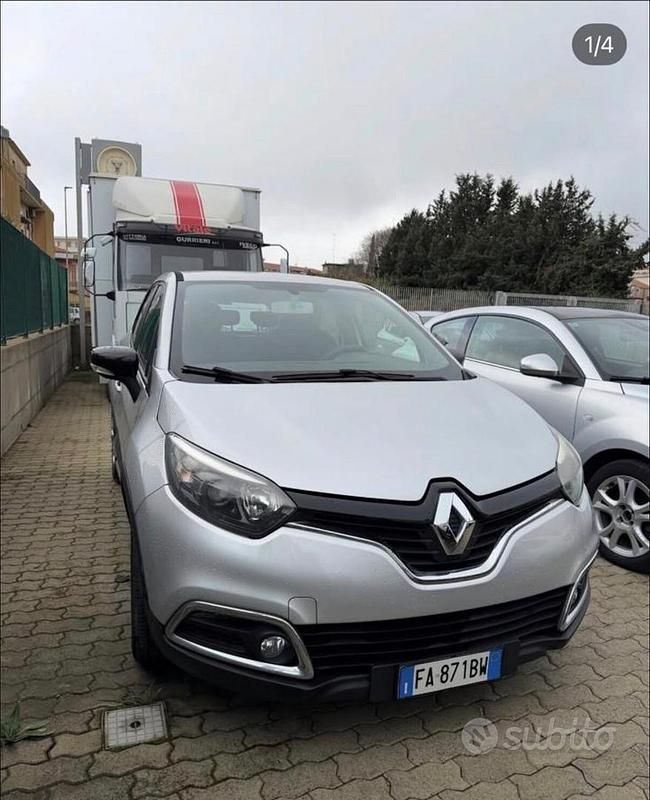 Usata Renault Captur Iconic 90 CV (66 kW) 2015 Grigio SUV