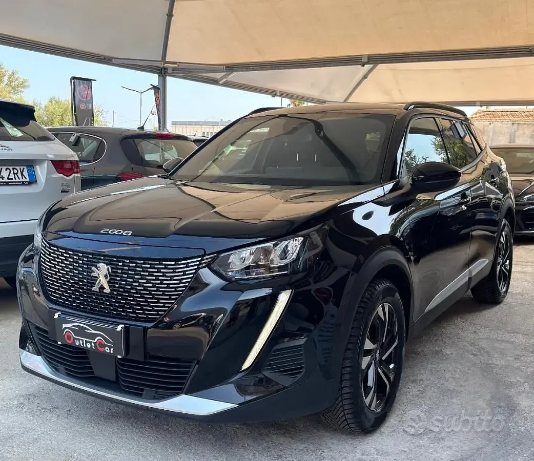Usata Peugeot 2008 Allure 131 CV (96 kW) 2023 Nero SUV