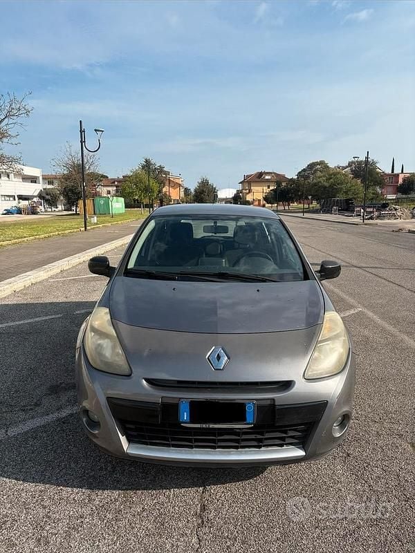 Usata Renault Clio II 2010 Grigio Utilitaria