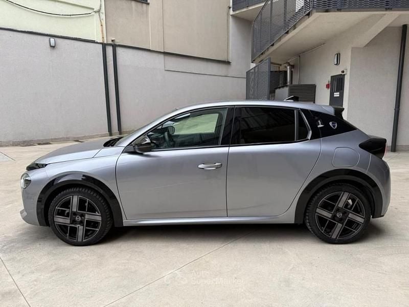 Usata Lancia Ypsilon 110 CV (80 kW) 2024 Grigio Utilitaria