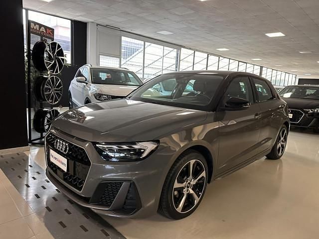 Usata Audi A1 S-Line 110 CV (80 kW) 2024 Grigio Berlina
