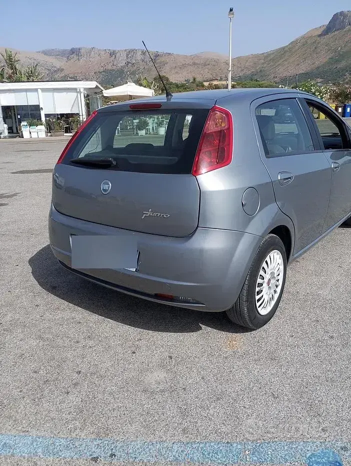 Usata Fiat Grande Punto 75 CV (55 kW) 2007 Grigio Utilitaria