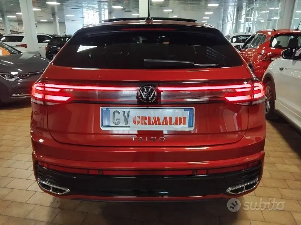 Usata VW Taigo R-line 116 CV (85 kW) 2024 Kings red / metallizzato SUV