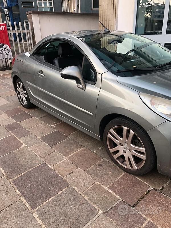 Grigio Usata 2008 Peugeot 207 CC Cabrio | 4700 € - Immagine 1/4